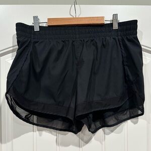 Athleta Black Women's Mesh Racer Run Short 4”